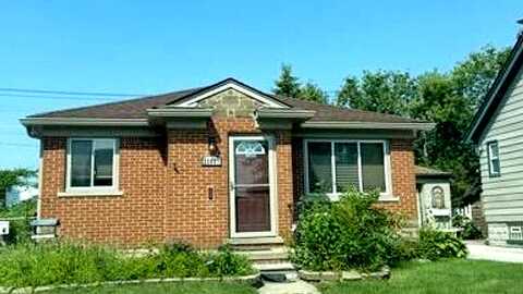 Piper, EASTPOINTE, MI 48021