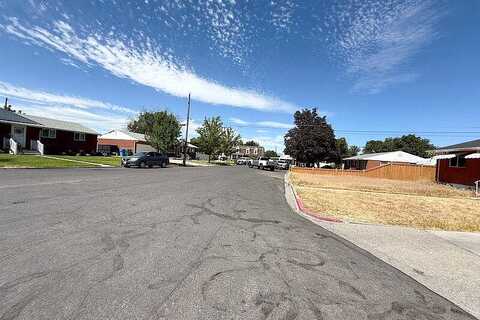Ninetta, OREM, UT 84057