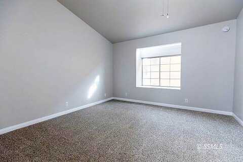 Veada, RIDGECREST, CA 93555