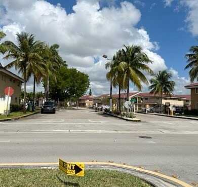 82Nd, MIAMI, FL 33126