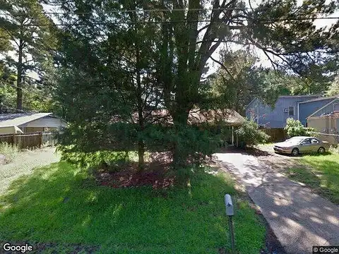 Whitten, JACKSON, MS 39212