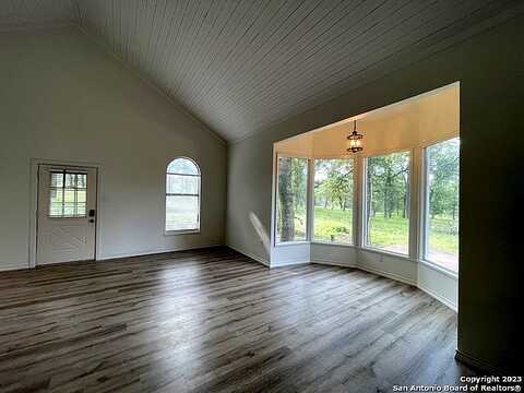 Country Oaks, LA VERNIA, TX 78121
