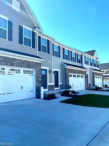 Port, MEDINA, OH 44256