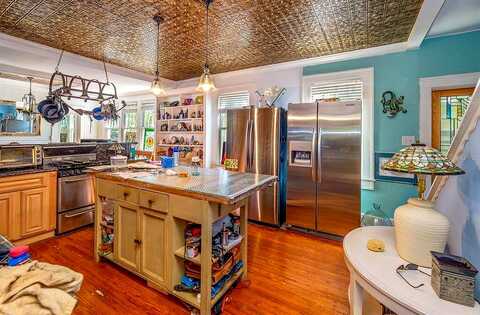 6Th, SAINT PETERSBURG, FL 33701