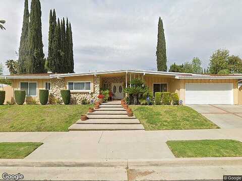 Paseo Nuevo, TARZANA, CA 91356