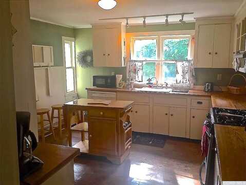 Broadway, TIVOLI, NY 12583