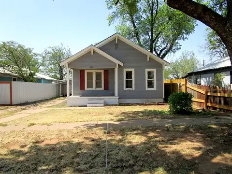 Avenue D, CHILDRESS, TX 79201
