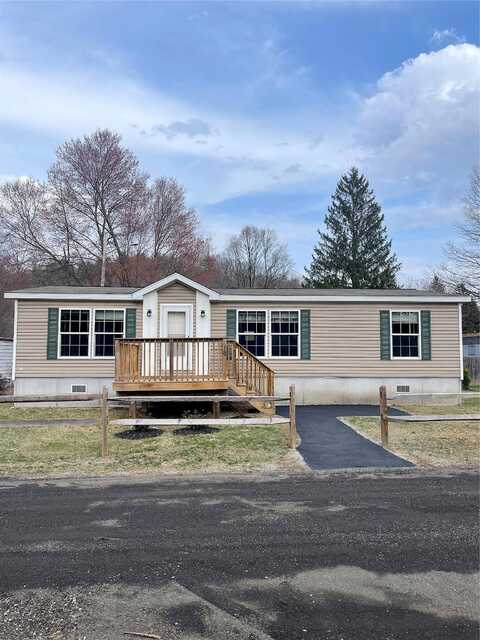 Dawn Ln, Pleasant Valley, NY 12569