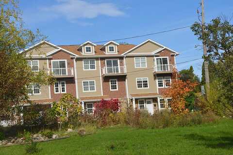 Grand, MUKWONAGO, WI 53149