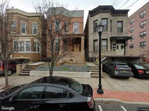 15Th St, Union City, NJ 07087