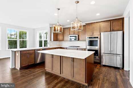 Jewel Box, STEPHENSON, VA 22656