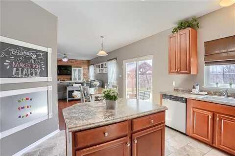 Village, OAKDALE, PA 15071