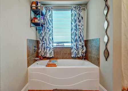 Chanteuse, CRESTVIEW, FL 32539