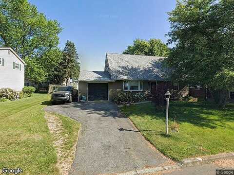 Linden, MACUNGIE, PA 18062