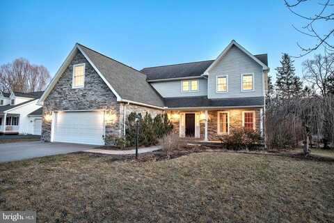 Lee, BOALSBURG, PA 16827