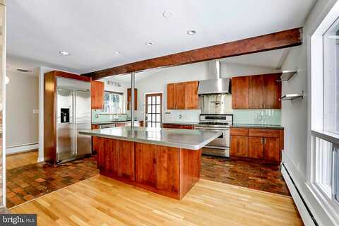 Hickory Hill, FALLS CHURCH, VA 22042