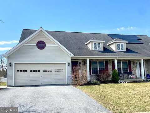 Oak Leaf, MOUNT JOY, PA 17552