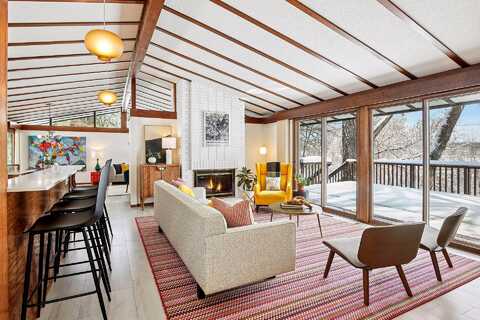 Diane, HOPKINS, MN 55343