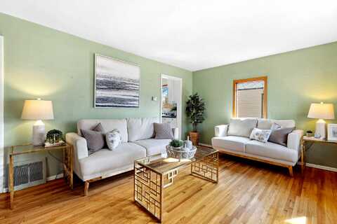 Aquila, MINNEAPOLIS, MN 55426