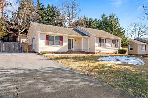 Round Hill, STUARTS DRAFT, VA 24477