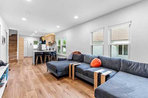Mifflin, MADISON, WI 53704
