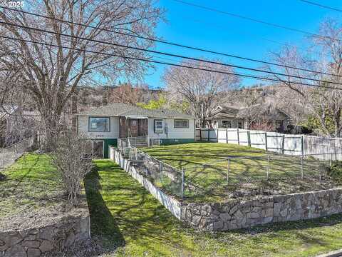 10Th, THE DALLES, OR 97058