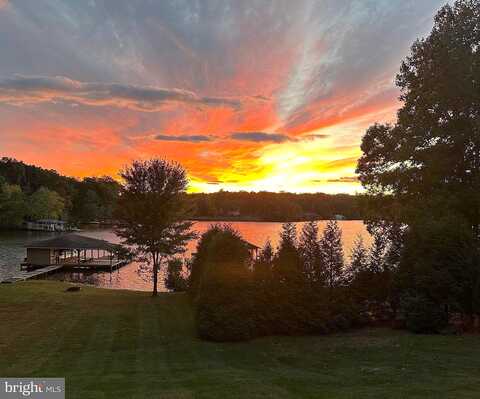 Pine Point, MINERAL, VA 23117
