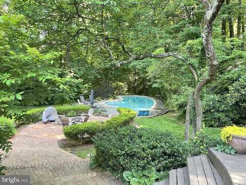 Adel, OAKTON, VA 22124