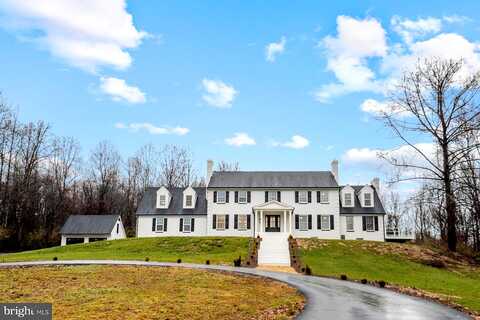 Possum Hollow, DELAPLANE, VA 20144
