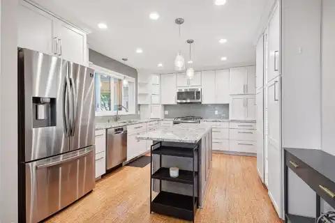 Deerwood, MINNEAPOLIS, MN 55442