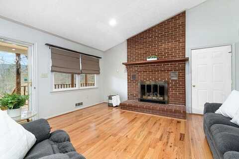 4 Wheel, WARM SPRINGS, VA 24484