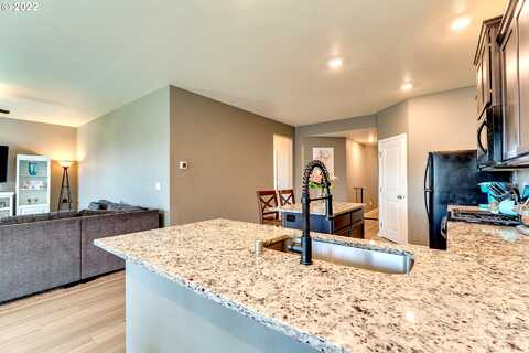 12Th, LA CENTER, WA 98629