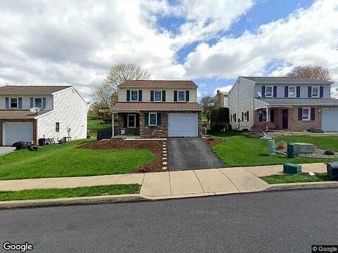 Linda, EPHRATA, PA 17522