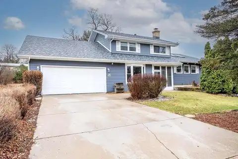 Manor Hills, MENOMONEE FALLS, WI 53051
