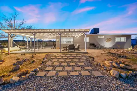 Cherokee, YUCCA VALLEY, CA 92284