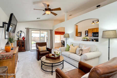 School Hill, TUCSON, AZ 85743