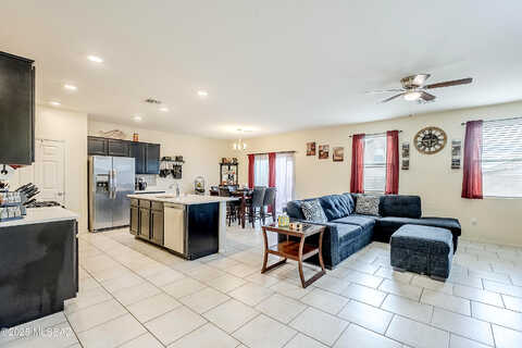 Placita Pina, TUCSON, AZ 85757
