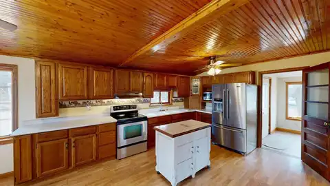 South, STOUGHTON, WI 53589