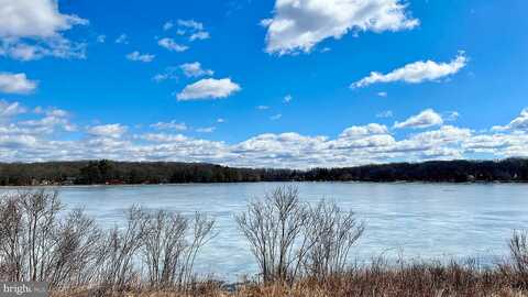 Holiday, POCONO SUMMIT, PA 18346
