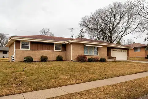 Roberts, GREENDALE, WI 53129