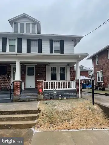 Clinton, YORK, PA 17404