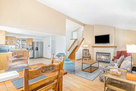 Aurora, SAINT PAUL, MN 55103