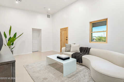 18Th, TUCSON, AZ 85701