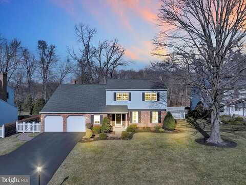 Arionne, HATBORO, PA 19040