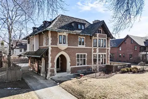 Shepard, MILWAUKEE, WI 53211