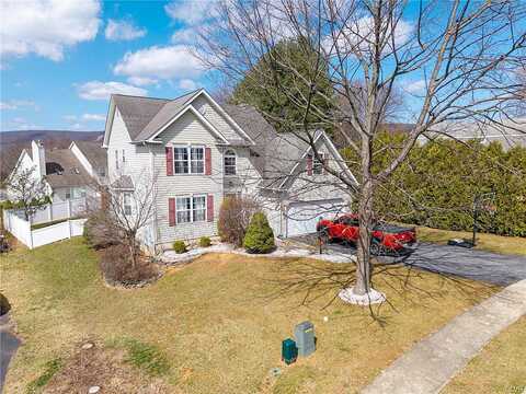 Oak, WIND GAP, PA 18091