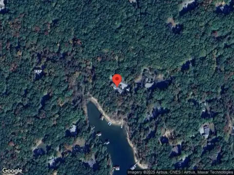 Oak, CLARKSVILLE, VA 23927