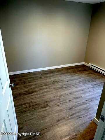 Lenox, EAST STROUDSBURG, PA 18301
