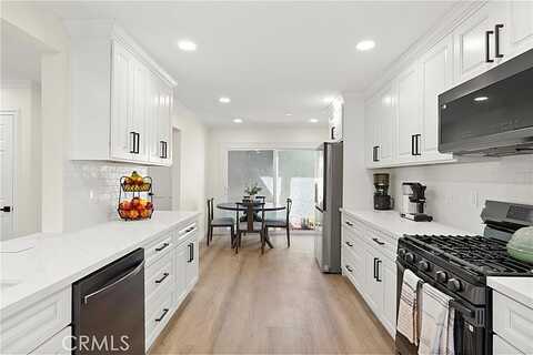 Pueblo, HUNTINGTON BEACH, CA 92646