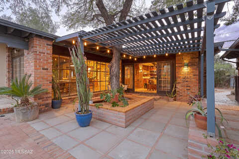 Mitchell, TUCSON, AZ 85719
